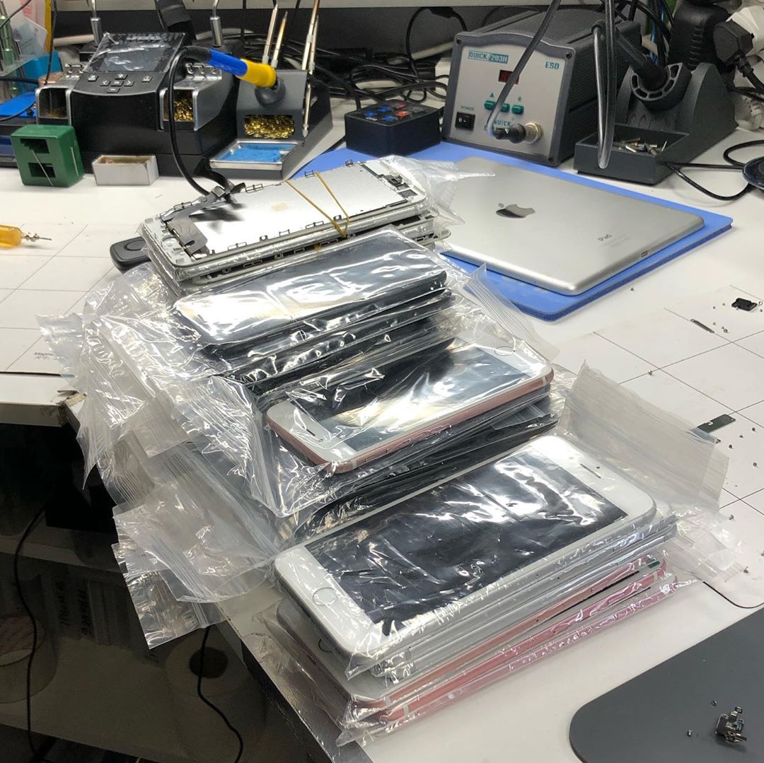 Reparacion de Iphone en vivo. Practicas sobre terminales reales.