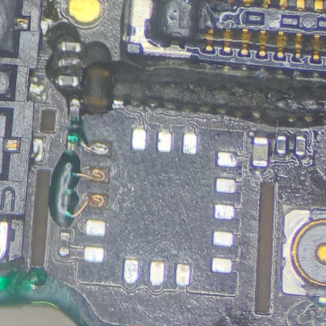 Desoldar, reconstruccion de pistas dañadas, reballing y resoladar ic del Giroscopio