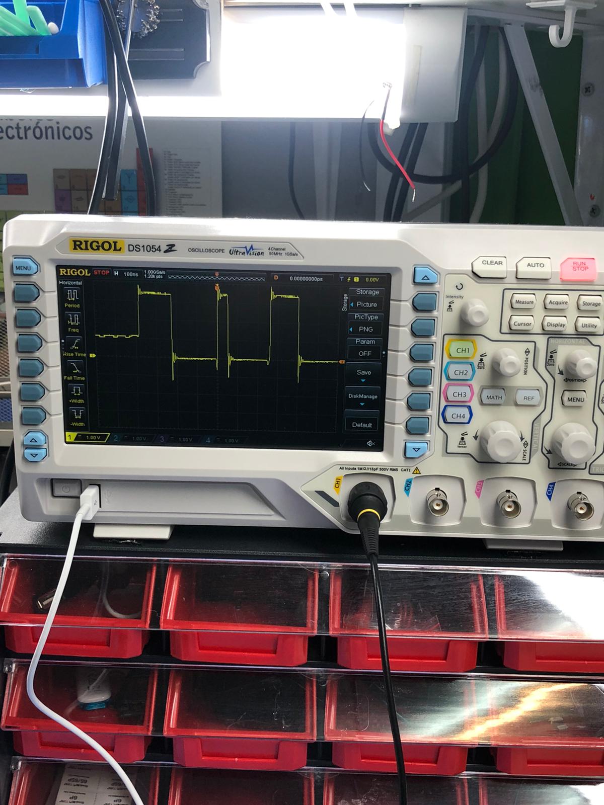 Rigol DS 1054Z-Herramienta comparativa para medicion de señales y ondas.